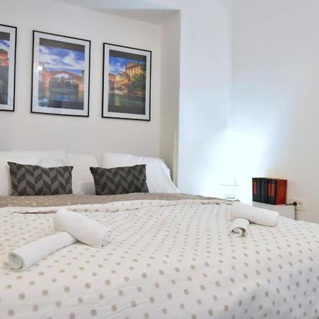 Apartments Valentina - Free Parking Mostar Rum bild