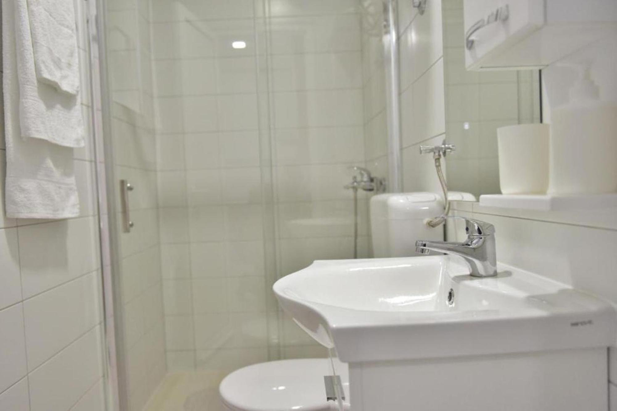 Apartments Valentina - Free Parking Mostar Rum bild