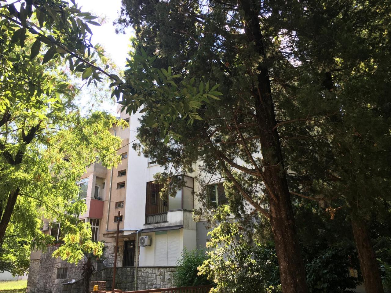 Apartments Valentina - Free Parking Mostar Exteriör bild