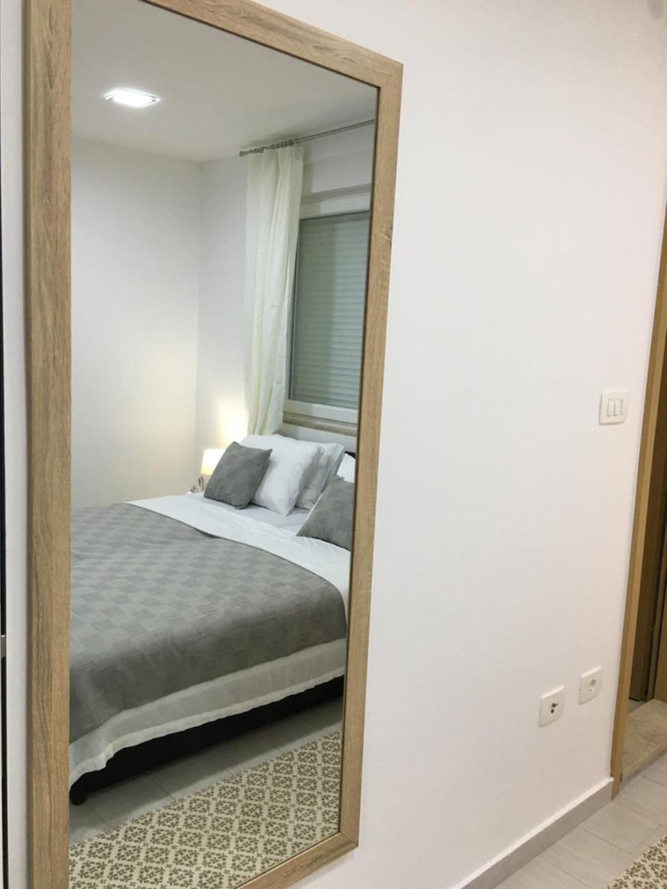 Apartments Valentina - Free Parking Mostar Exteriör bild